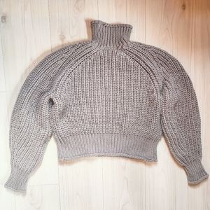 H&M Cropped Sweater